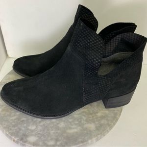 Seychelles Score Black Suede Ankle Boots Zippered Snakeskin Trim